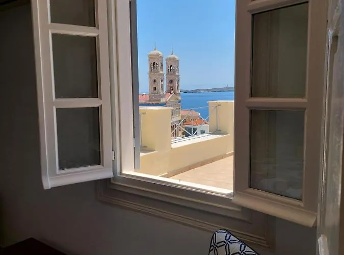 Апартаменты Hermes Penthouse Эрмуполис