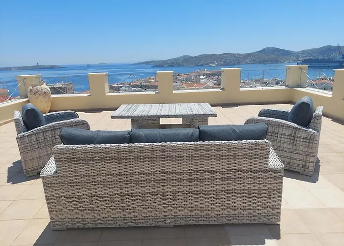 Hermes Penthouse Апартаменты Эрмуполис