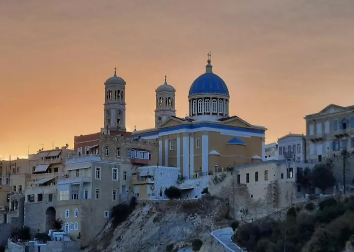 Hermes Penthouse Эрмуполис