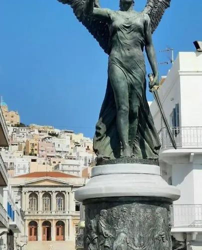 Hermes Penthouse Эрмуполис