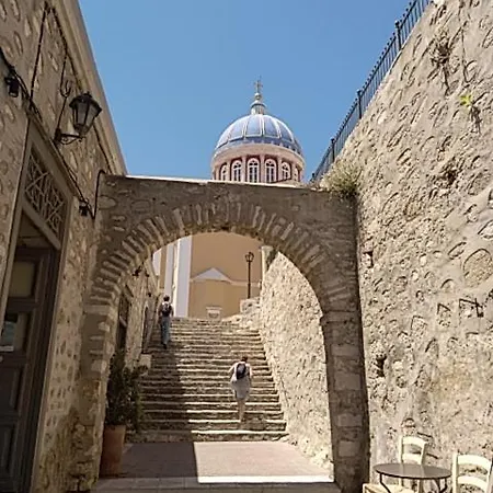 Hermes Penthouse Apartment *