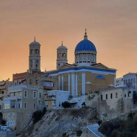 Hermes Penthouse Ermoúpoli